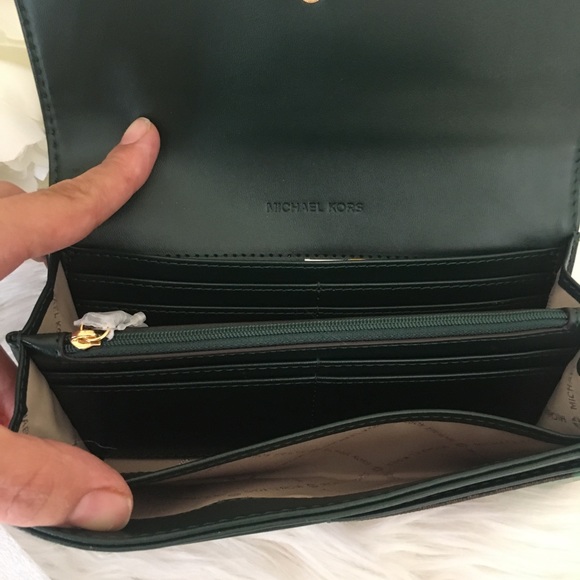 New Michael Kors Large Montgomery wallet - Picture 3 of 6